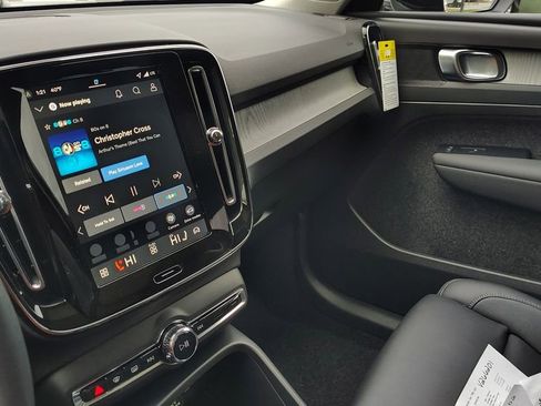 New 2026 Volvo XC40 B5 Plus w/ Climate Package image 23