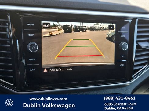 Used 2023 Volkswagen Atlas Cross Sport SE w/ Panoramic Sunroof Package FWD image 15