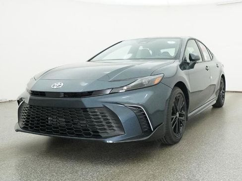 New 2026 Toyota Camry SE FWD image 32