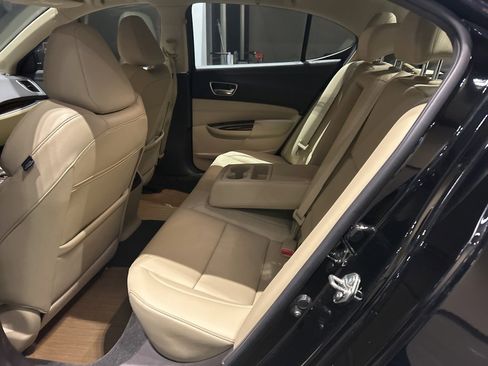 Used 2018 Acura TLX image 10