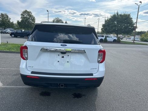 Used 2022 Ford Explorer XLT w/ Class IV Trailer Tow Package image 6