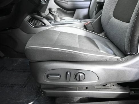 Used 2023 Chevrolet TrailBlazer LT w/ Convenience Package image 21