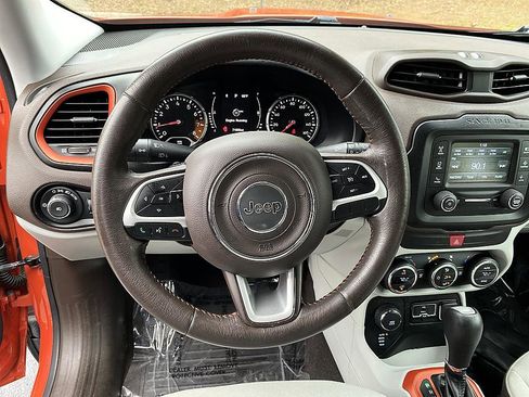 Used 2016 Jeep Renegade Latitude w/ Popular Equipment Group AWD/4WD image 15