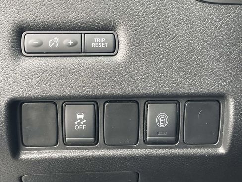 Used 2020 Nissan Murano SV FWD image 13