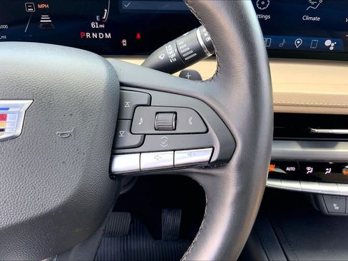 Used 2024 Cadillac XT4 Luxury w/ Cold Weather Package FWD image 24