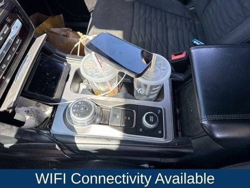 Used 2020 Ford Explorer XLT w/ Comfort Package image 8