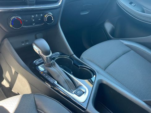 Used 2025 Buick Encore GX Preferred image 40