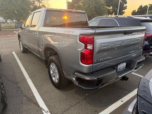Used 2025 Chevrolet Silverado 1500 LT AWD/4WD image 5