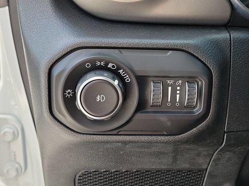 Used 2021 Jeep Wrangler Sport AWD/4WD image 37