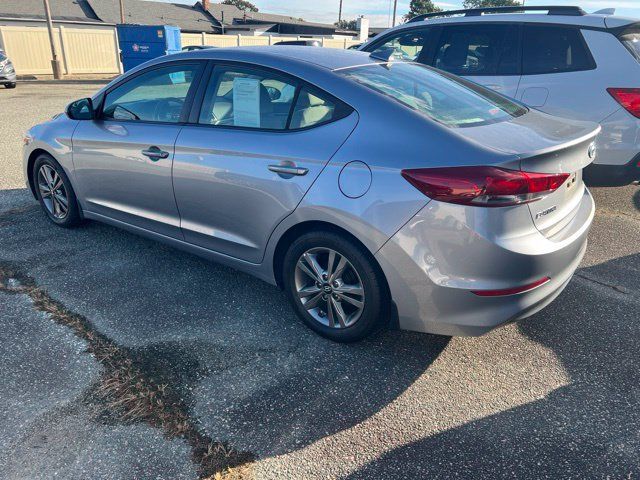 Used 2017 Hyundai Elantra SE FWD image 3