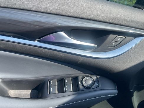 Used 2023 Buick Enclave Essence w/ Experience Buick Package FWD image 11