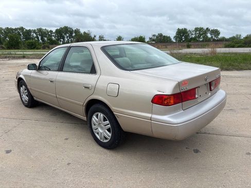Used 2000 Toyota Camry LE image 4