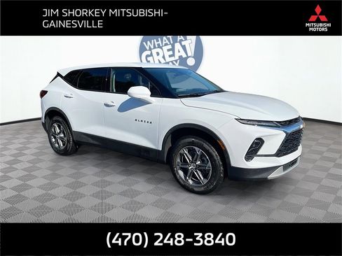 Used 2025 Chevrolet Blazer LT image 1