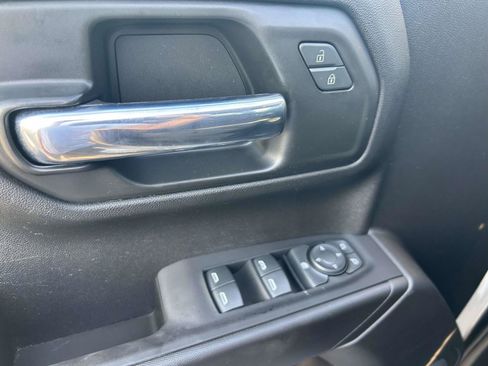 Used 2023 Chevrolet Silverado 1500 Custom AWD/4WD image 19