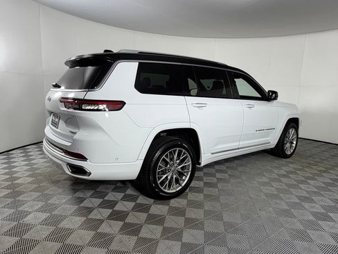 Used 2023 Jeep Grand Cherokee L Summit w/ Luxury Tech Group V image 7