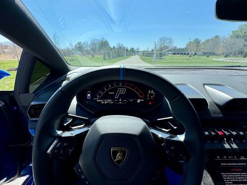 Used 2023 Lamborghini Huracan Tecnica image 15