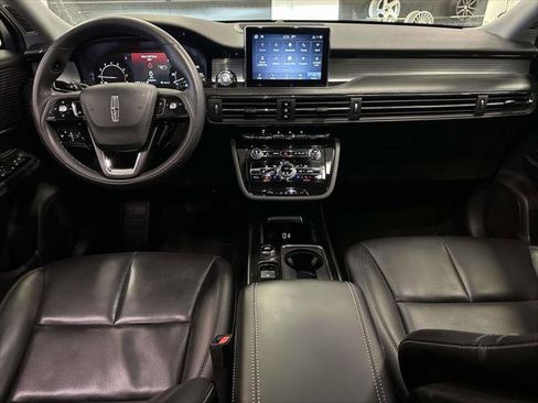 Used 2022 Lincoln Corsair Standard w/ Equipment Group 101A image 12