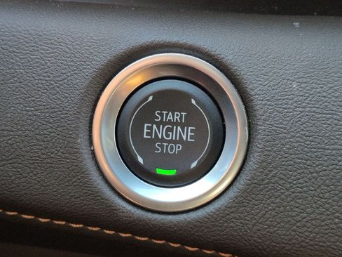 Certified 2024 Cadillac Escalade Premium Luxury w/ Performance Package image 16