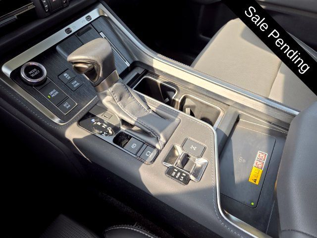 Used 2024 Lexus GX 550 w/ Accessory Package (Z1) AWD/4WD image 12