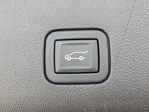 Used 2023 Chevrolet Tahoe Premier AWD/4WD image 13