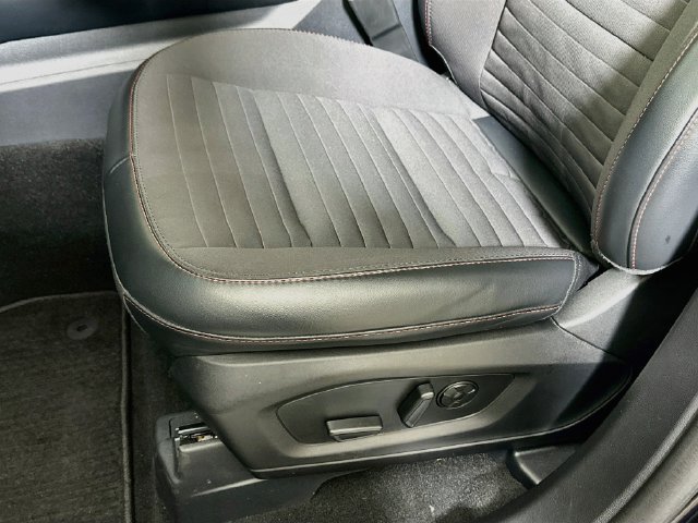 Used 2025 Ford Explorer ST-Line w/ Premium Package AWD/4WD image 25