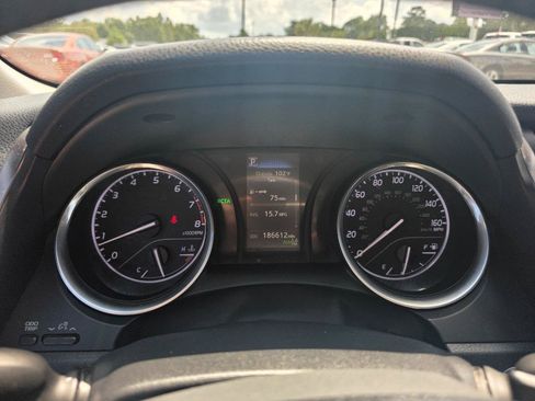 Used 2018 Toyota Camry SE w/ Audio Package FWD image 15