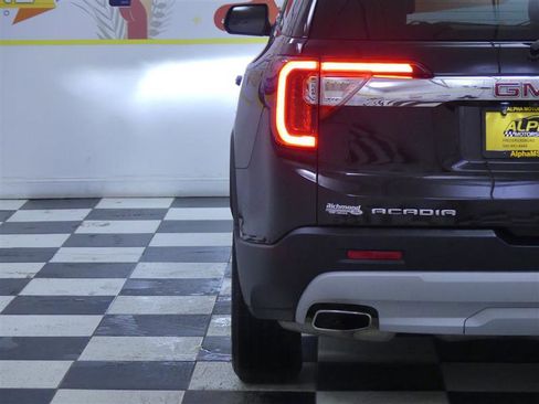 Used 2020 GMC Acadia SLT w/ Driver Alert Package II image 27