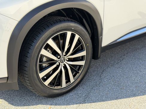 Used 2023 Nissan Pathfinder Platinum image 26