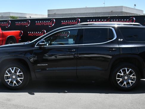 Used 2023 GMC Acadia SLT AWD/4WD image 4