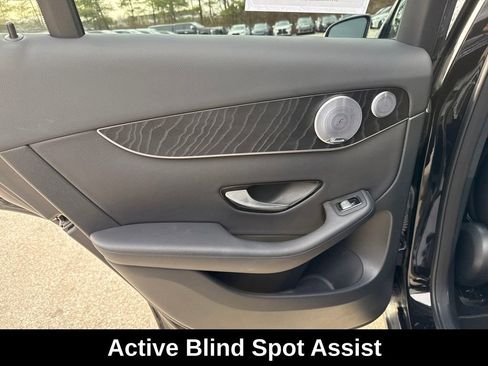 Used 2018 Mercedes-Benz GLC 300 4MATIC image 25