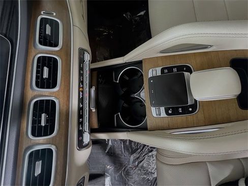 Used 2020 Mercedes-Benz GLE 350 4MATIC w/ Premium Package image 24