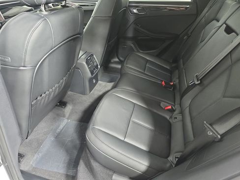 New 2026 Porsche Macan image 24