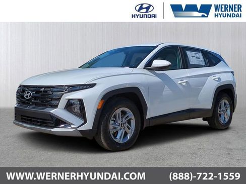 New 2026 Hyundai Tucson SE image 1