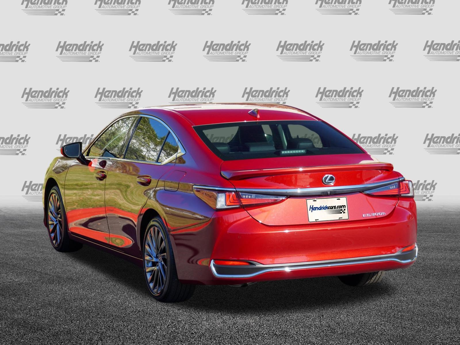 Used 2024 Lexus ES 300h Ultra Luxury w/ Accessory Package (Z2) FWD image 6