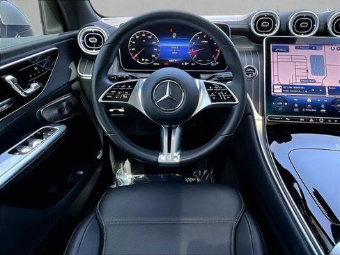 Used 2023 Mercedes-Benz GLC 300 4MATIC image 7
