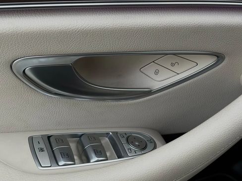 Used 2020 Mercedes-Benz E 350 E 350 Sedan 4D image 24