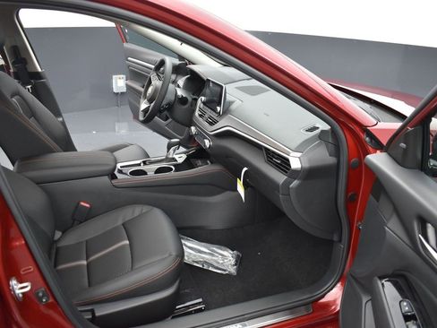 New 2025 Nissan Altima 2.5 SR image 7
