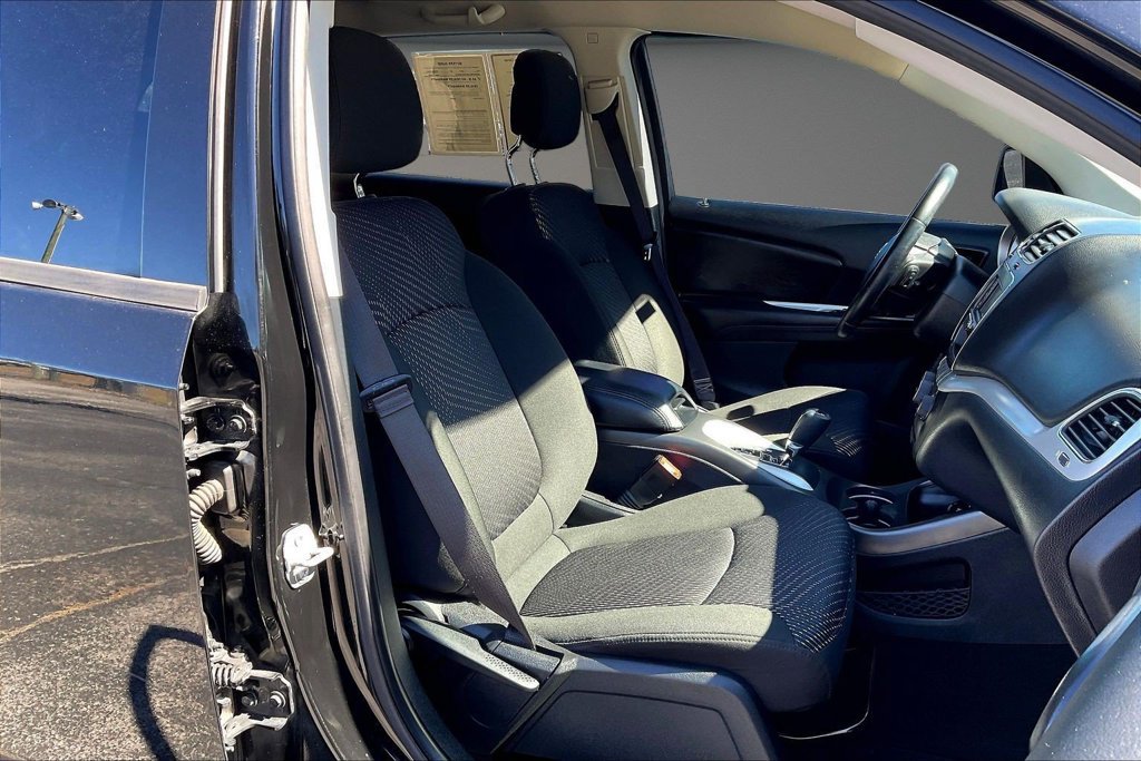 Used 2020 Dodge Journey SE w/ SE Popular Equipment Group FWD image 31
