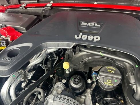 Used 2020 Jeep Gladiator Overland image 30