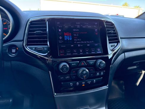 Used 2020 Jeep Grand Cherokee Altitude RWD image 20
