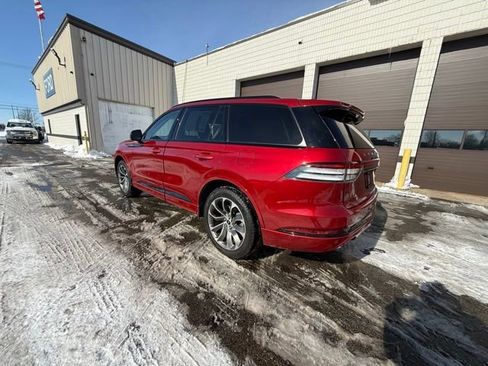 Used 2025 Lincoln Aviator AWD w/ Jet Appearance Package image 4