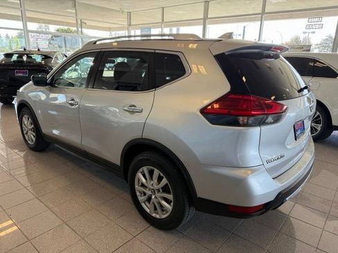 Used 2017 Nissan Rogue SV FWD image 5