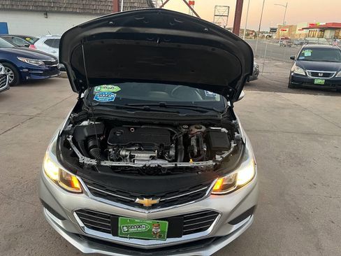 Used 2018 Chevrolet Cruze LS FWD image 17