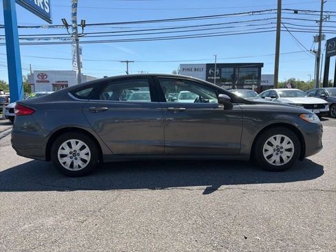 Used 2020 Ford Fusion S FWD image 3