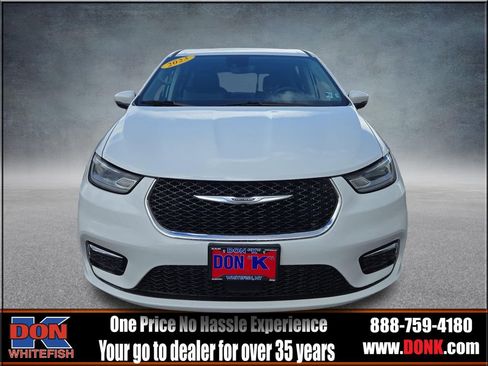 Used 2023 Chrysler Pacifica Touring-L FWD image 3