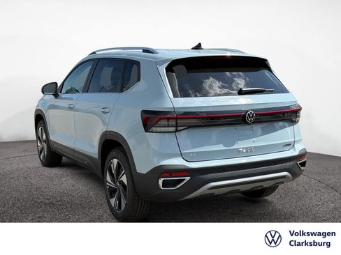 New 2026 Volkswagen Taos SE AWD/4WD image 7
