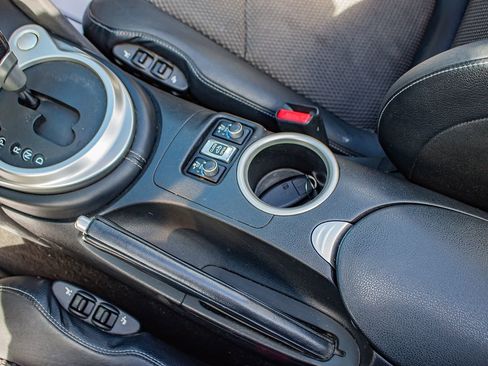 Used 2013 Nissan 370Z Touring RWD image 19