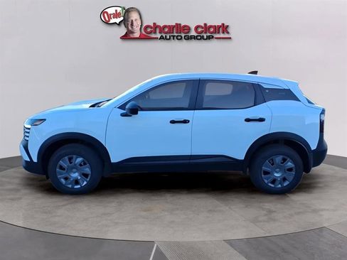 New 2026 Nissan Kicks S image 2