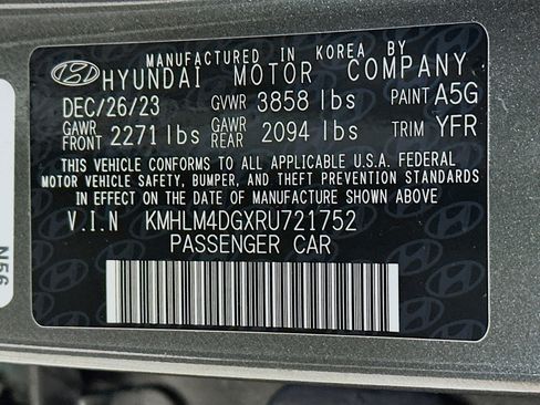 Certified 2024 Hyundai Elantra SEL image 30