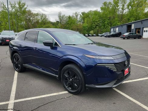 Used 2025 Nissan Murano SV AWD/4WD image 3